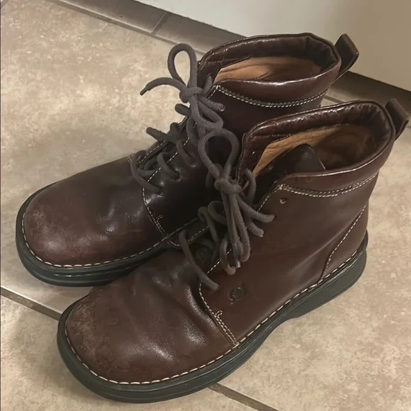 Born 7.5 women’s Brown Leather Boots - Picture 1 of 8
